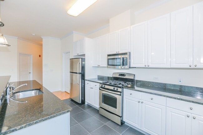 Building Photo - Edgewater Harbor Residential Unit 302 Rental