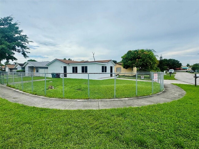 Photo - 18742 SW 113th Ave Unidad 6