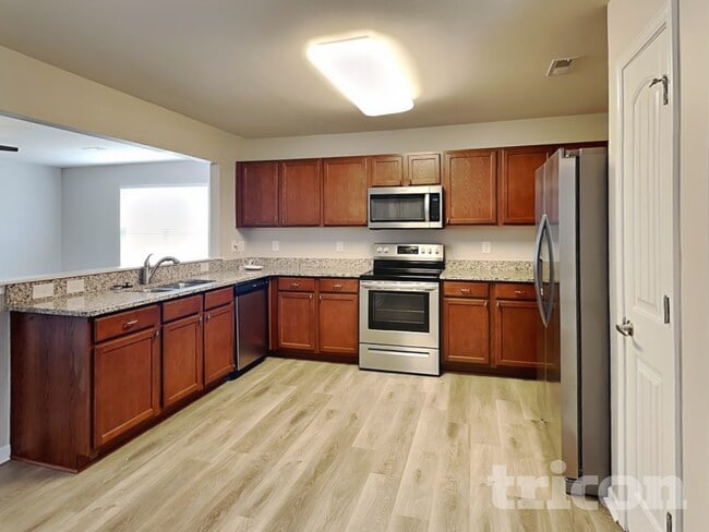 Photo - 4416 Lyman Ave