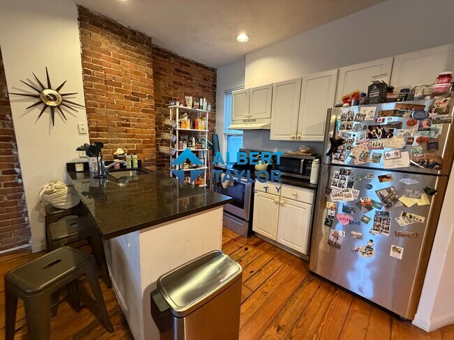 Photo - 210 Hemenway St