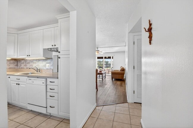230 NE 26th Ave Unit 302
