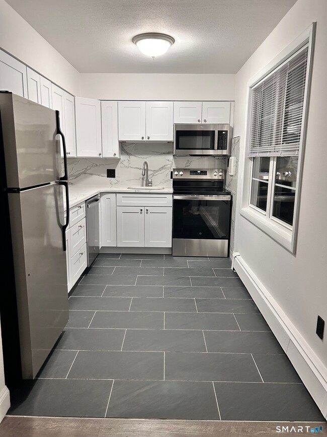 Photo - 1109 Waterbury Rd Unit APT 1A