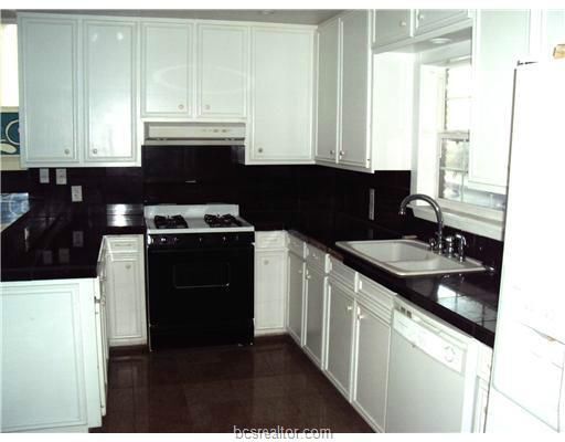 Photo - 500 Nagle St
