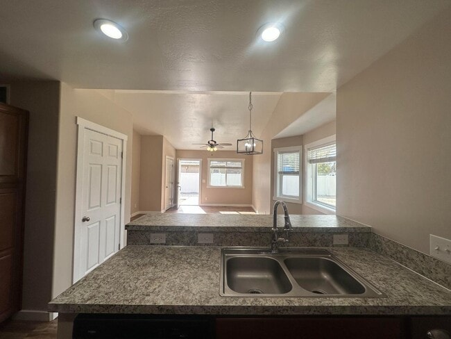 Photo - 1811 J St