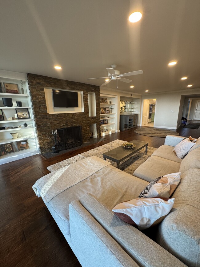 Photo - 6669 Embarcadero Dr Unit 3