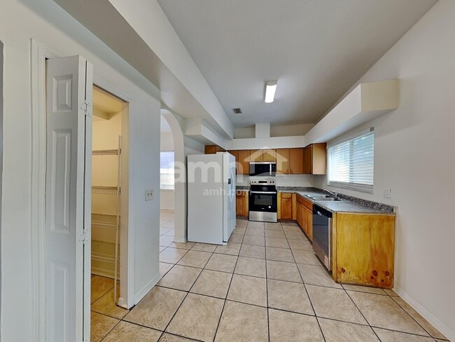 Photo - 12639 Longcrest Dr