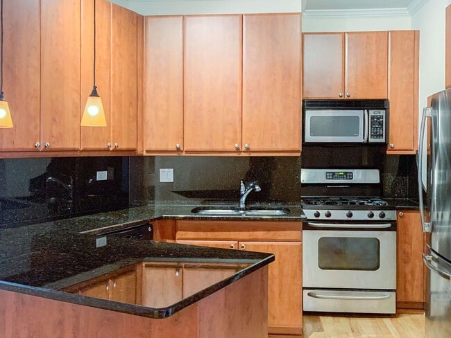 Photo - 622 W Roscoe St Unit 1A