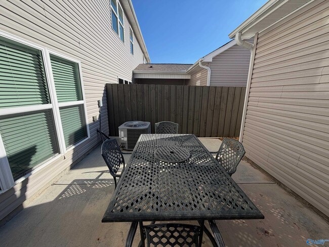 Photo - 3203 McClellan Wy SE