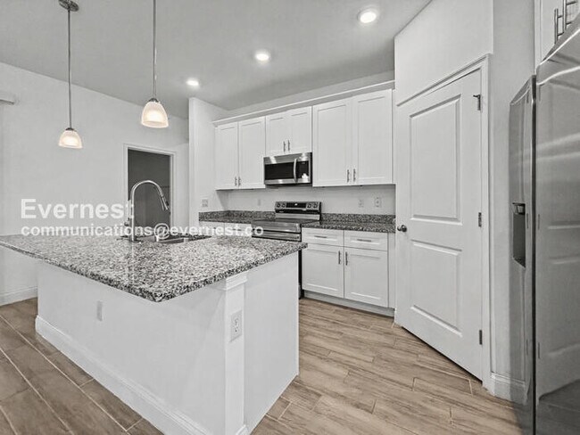 Photo - 6750 Midland Dr