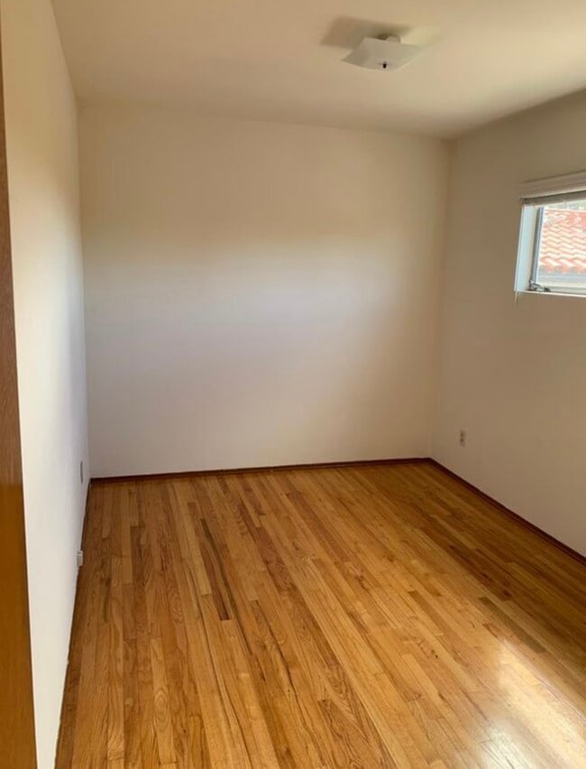 Photo - 721 W Lewis St Unit 721 W Lewis St