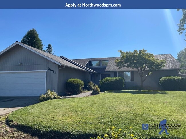Building Photo - Charming 3 Bedroom 2 Bath Home in Very Nic...