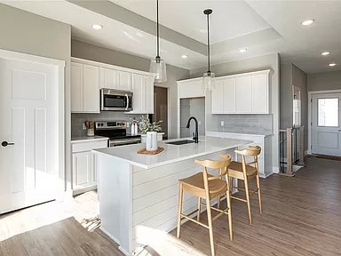 Photo - 520 Meadows Ct