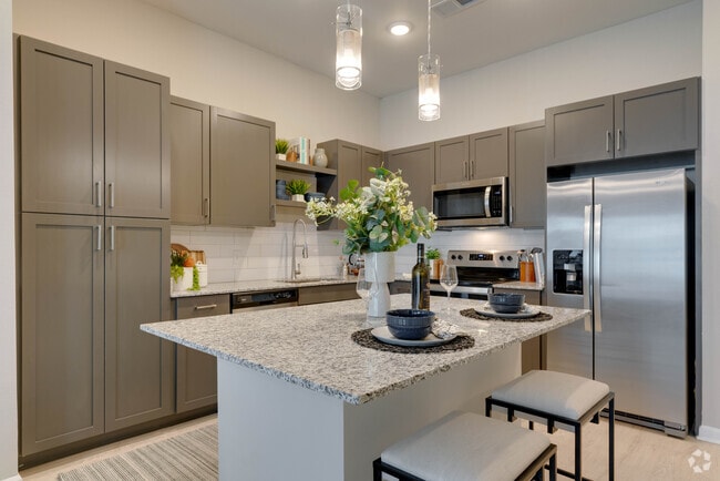 2BR, 2BA - 1,023SF