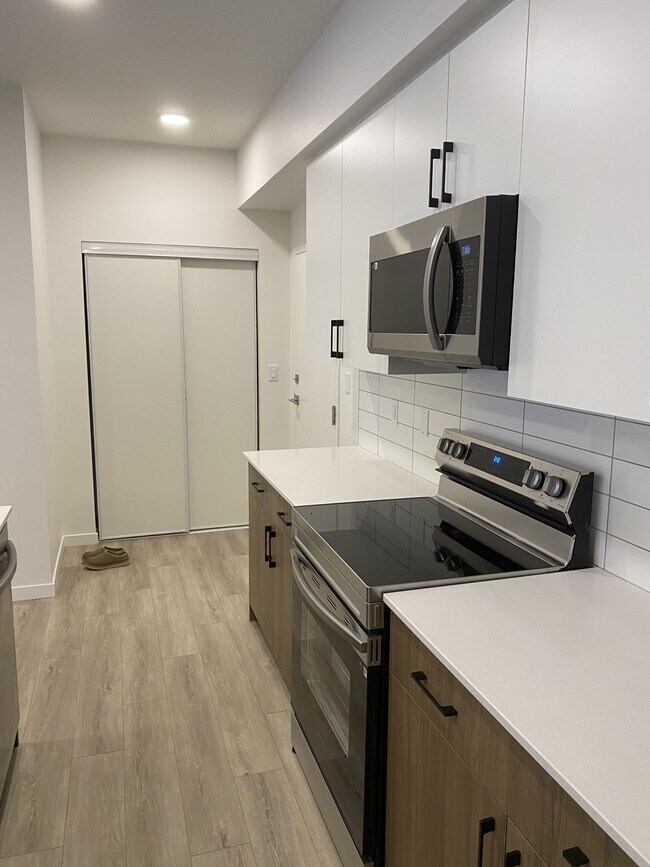 Photo - 9227-9228 228 St NW