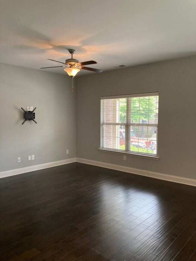 Photo - End Unit Condo in Shadow Green of Franklin