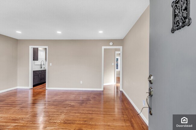 Photo - 711 Smith Ave