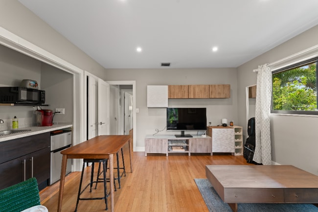 3371 SW 22nd St Unit 1