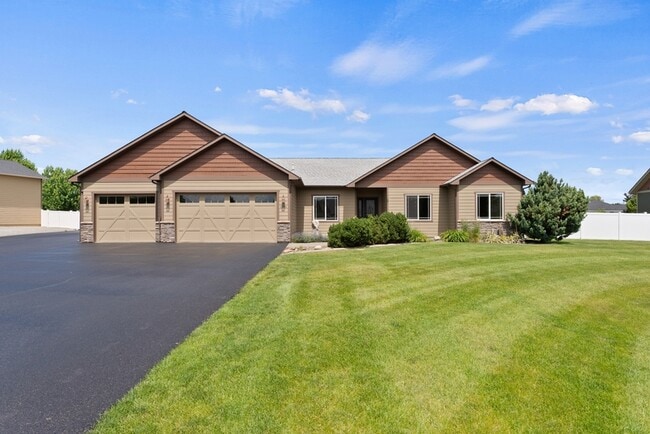 Building Photo - 1981 W Twinkling Star Rd