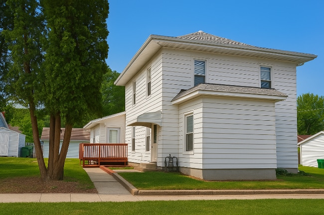 Building Photo - 111 7th St NE Rental