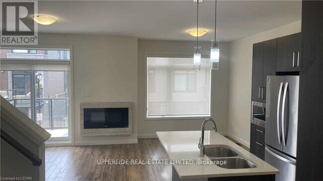 Photo - 3260 Singleton Ave
