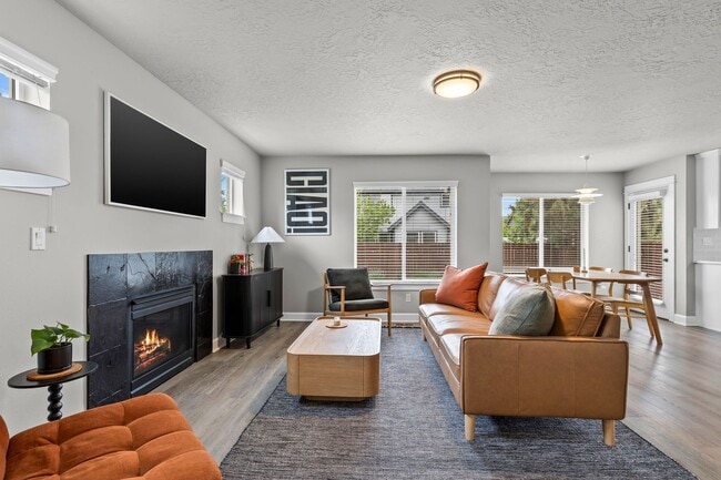 Photo - Beautiful SE Bend Home | Spacious Floorplan | Fenced Backyard | Near Parks & Trails