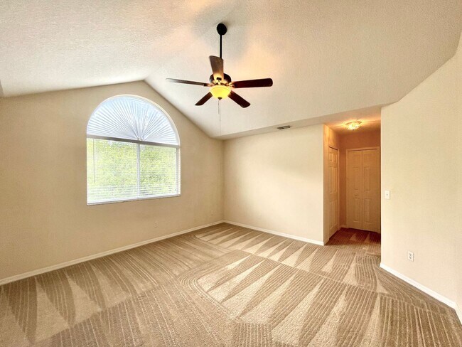 Photo - LARGE AND SPACIOUS 4/3 HOME IN WEDGEFIELD GOLF COURSE COMMUNITY