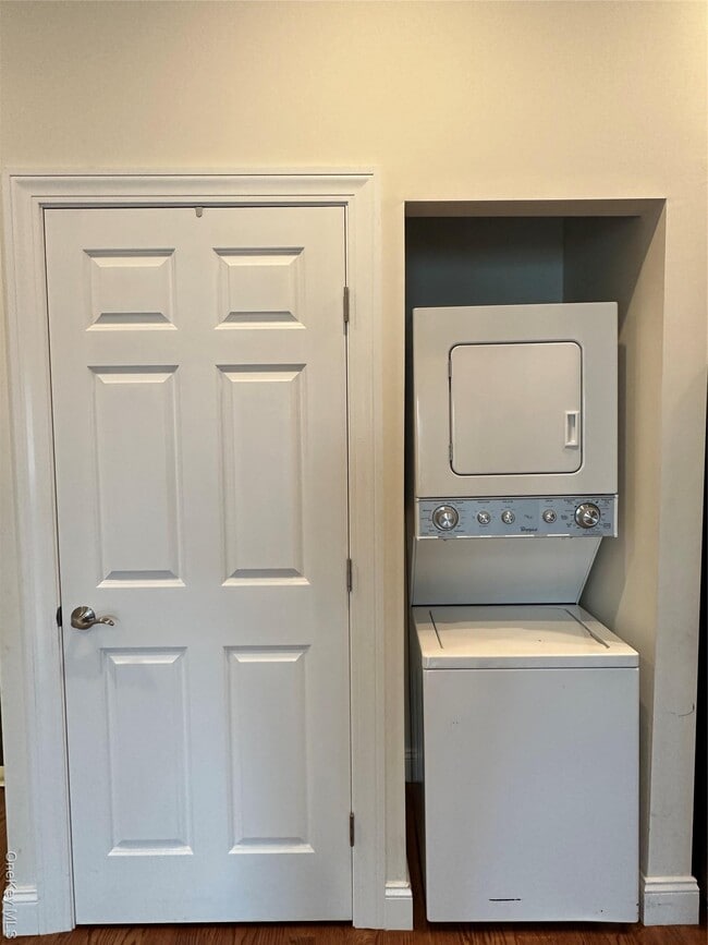 Photo - 157-161-161 Post Ave Unit 305