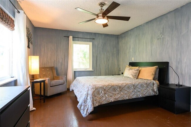 Photo - 2412 Polk St