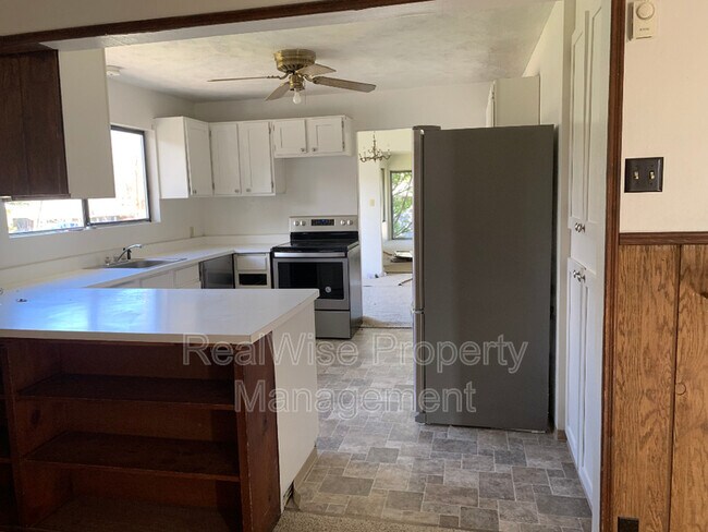 Photo - 860 Glendale Ave