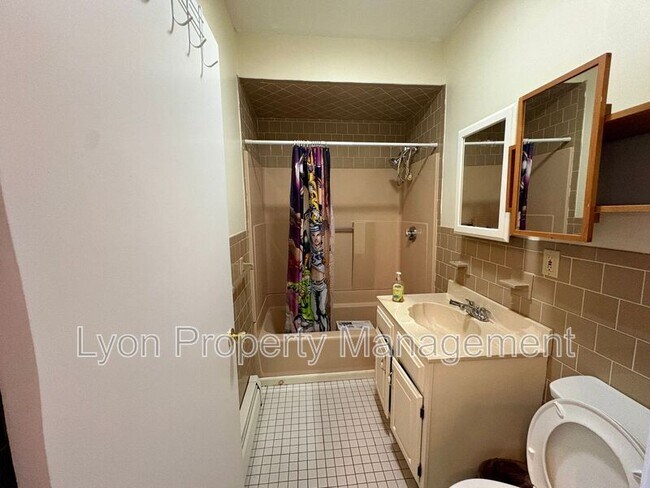 Photo - 2 Proctor Pl Unit 2