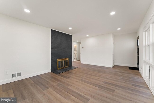 Photo - 7407 Kelvin Pl