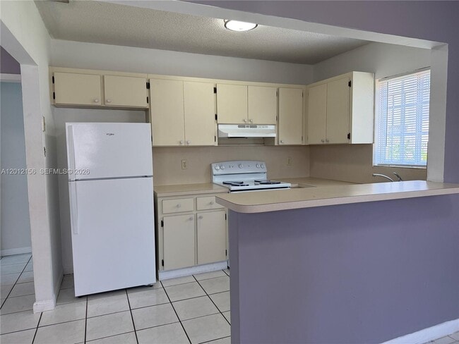 Photo - 837 SE 8th Ct Unidad 4
