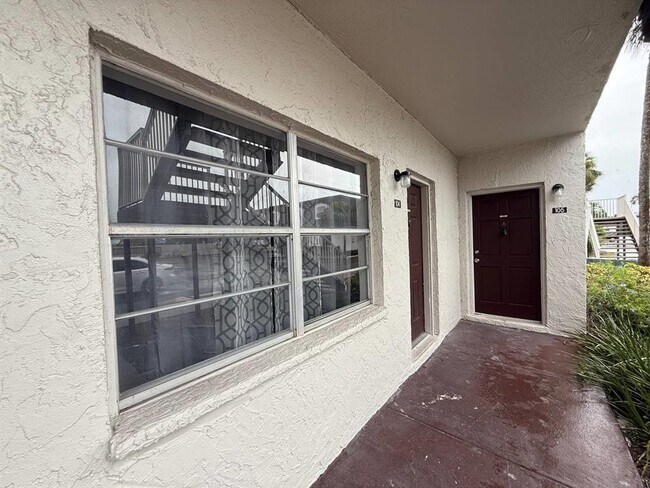 Photo - 9221 Tudor Dr Unidad A105 Rental