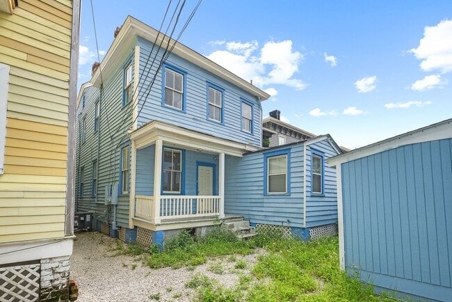 Building Photo - 112 E Anderson St Unit 112 E Anderson St. Upstairs Rental