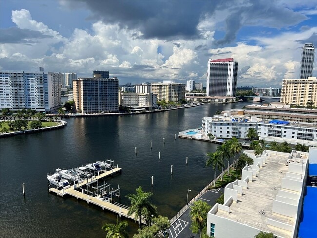 Building Photo - 1965 S Ocean Dr Unit 11H