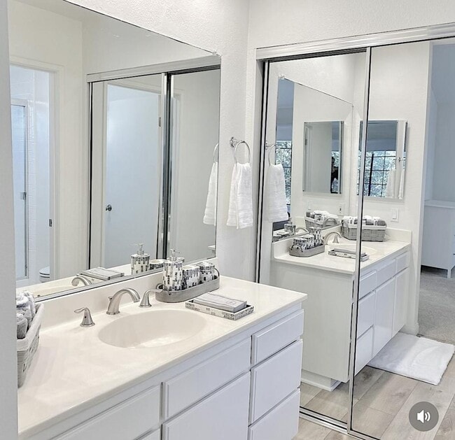 Photo - 1261 Franciscan Ct
