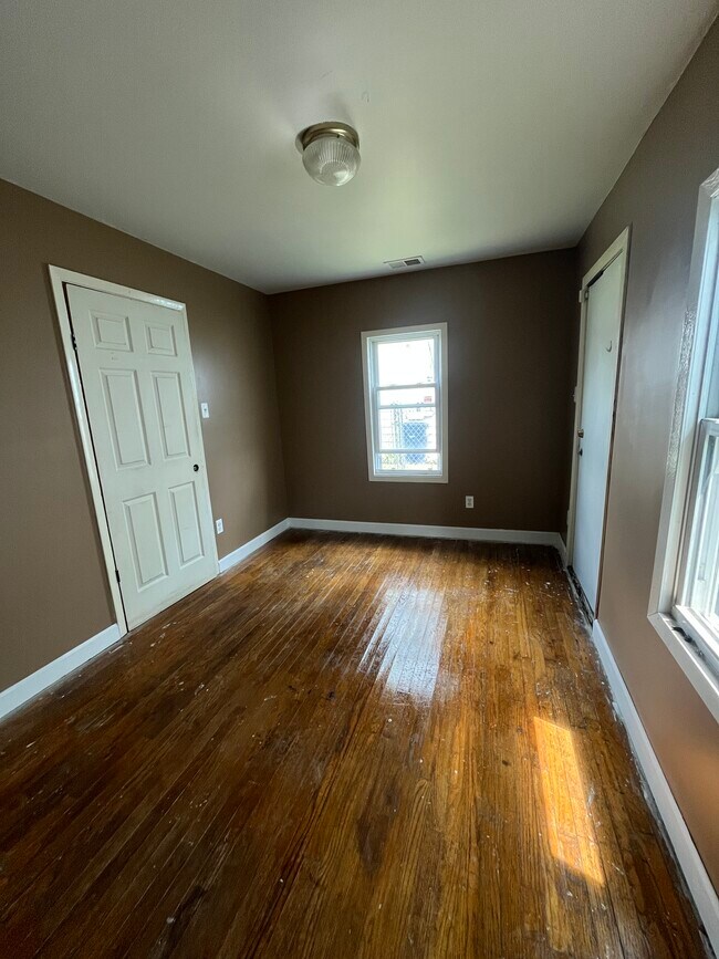 1206 Orchard Ave