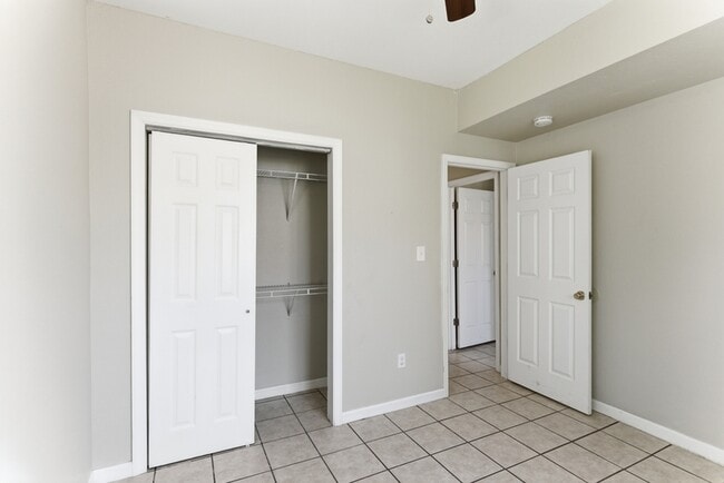 Photo - 3300-3374 Valley View Drive - 3332