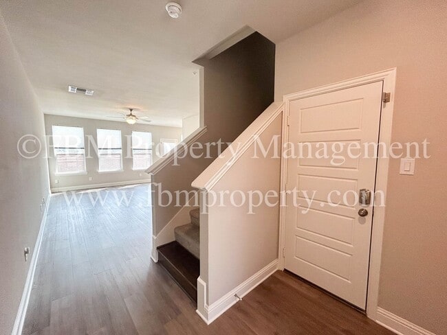 Photo - 2041 Layla Dr