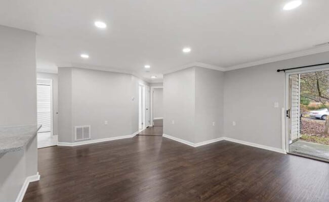 Photo - 712 Walden Cir