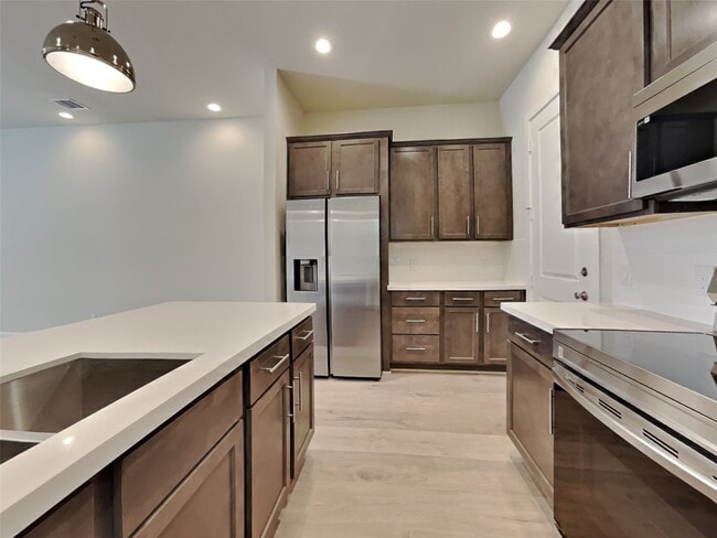 Photo - 5704 Paul Quinn St