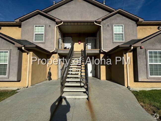 Building Photo - 1065 W Pine Ave Unit #2 Rental