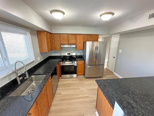 Photo - 908 Parker Dr