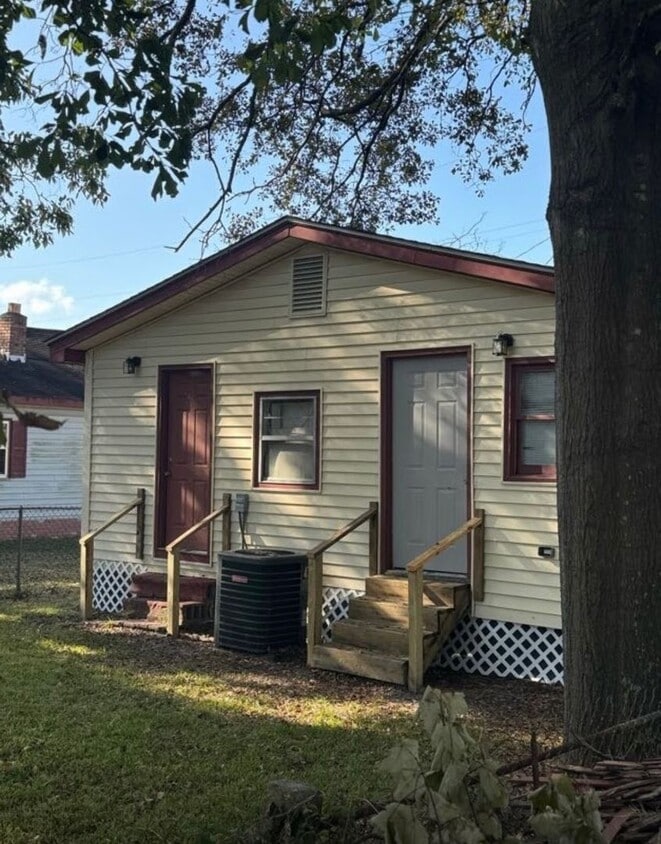 Single Family Ranch near Park Circle - Single Family Ranch near Park Circle