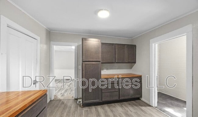 Photo - 841 Oakland Ave SW Unit Lower