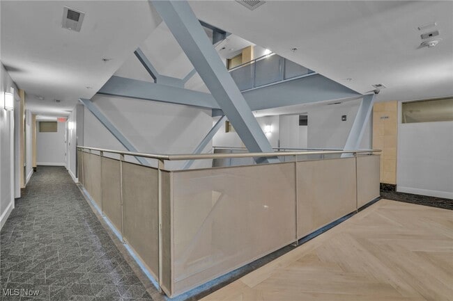 Building Photo - 1237 Washington Ave Unit 512
