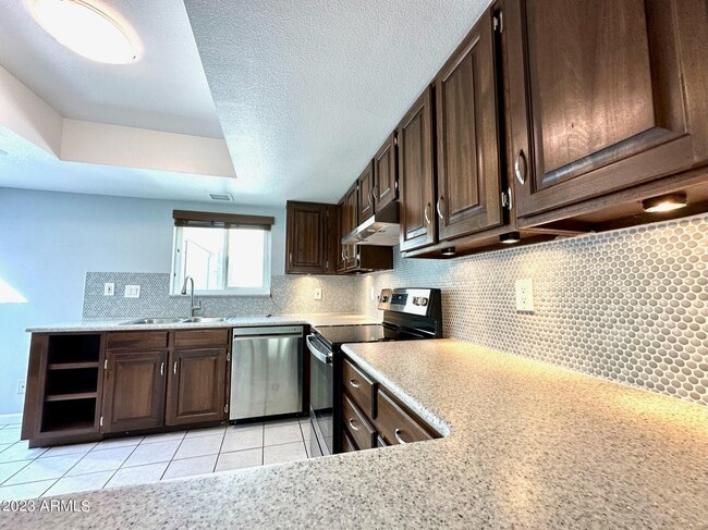 Photo - 821 E Orange Dr