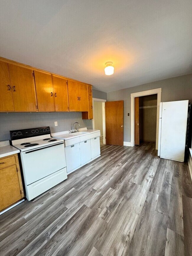 2 Bedroom upper unit in St. Joseph House House Rental in Saint Joseph