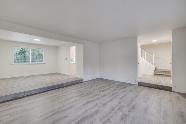Photo - Beautifully Remodeled 4-Bedroom Home in Ke...
