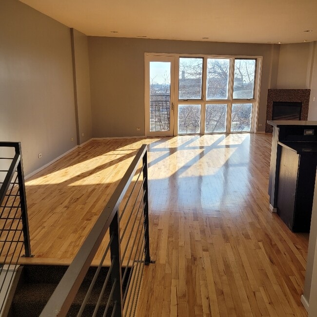 Photo - 2440 W Madison St Unit 3a